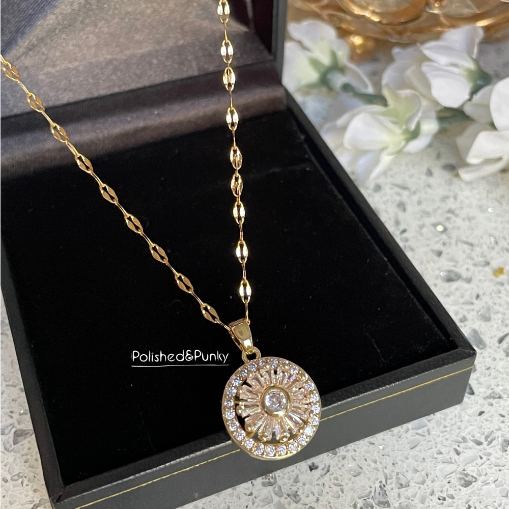 18kt Gold plated Circle Spinner pendant and necklace Cz necklace ~ in gift box